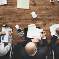 Étudier la Finance à l’étranger : le guide complet 